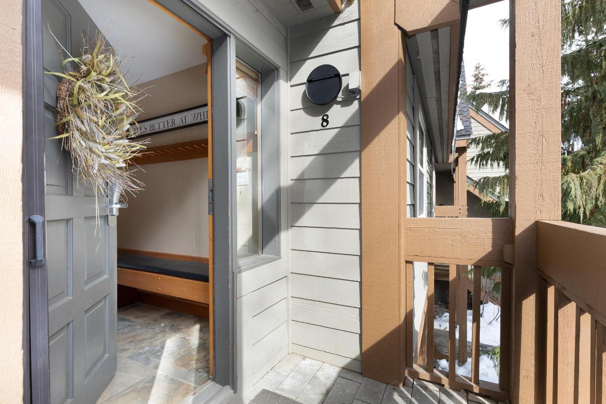 Alpine Greens 8 | Bright Townhome Near Blackcomb, Walk Or Shuttle To Skiing, Secure Parking Whistler Exterior foto