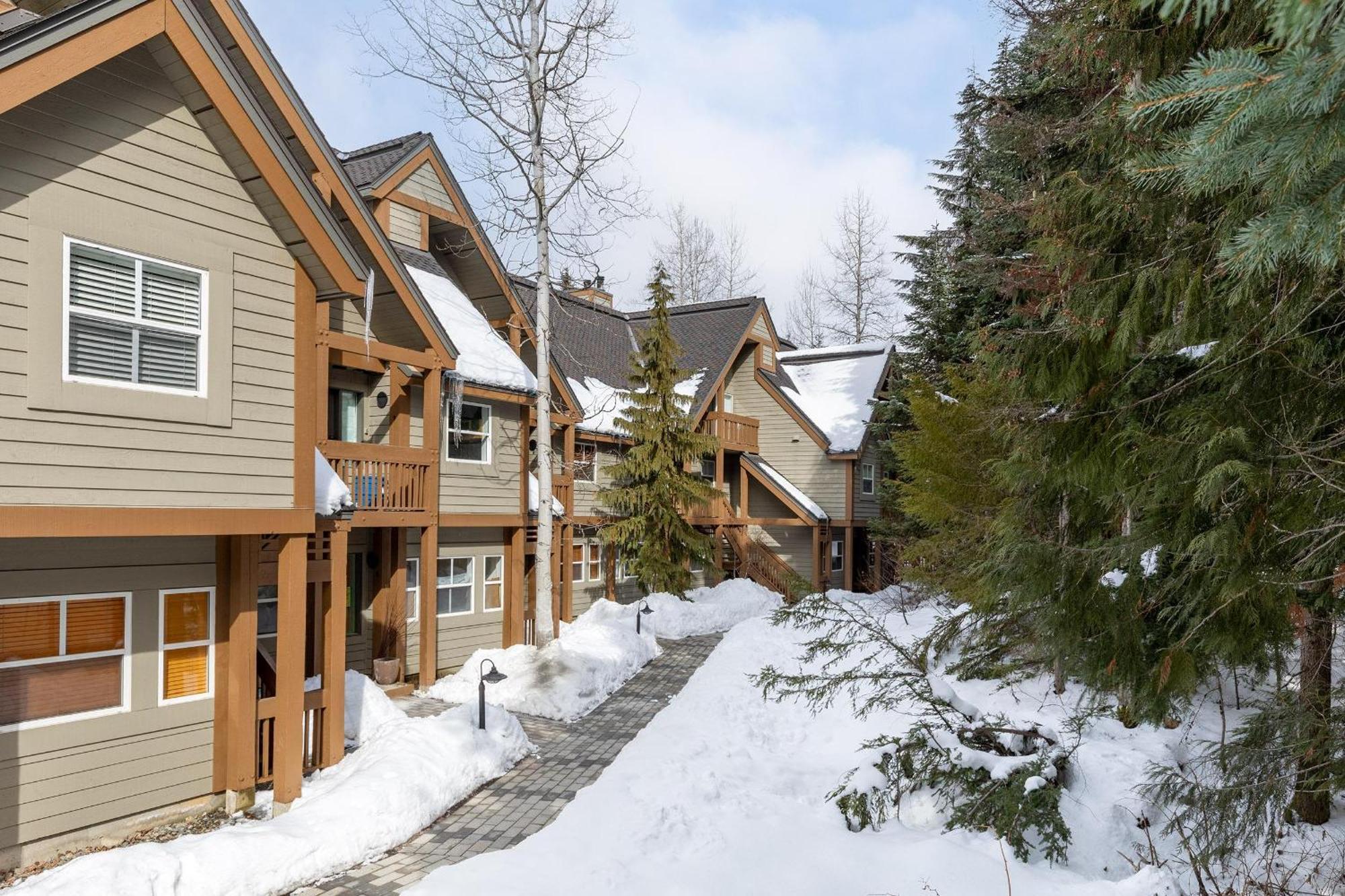 Alpine Greens 8 | Bright Townhome Near Blackcomb, Walk Or Shuttle To Skiing, Secure Parking Whistler Exterior foto
